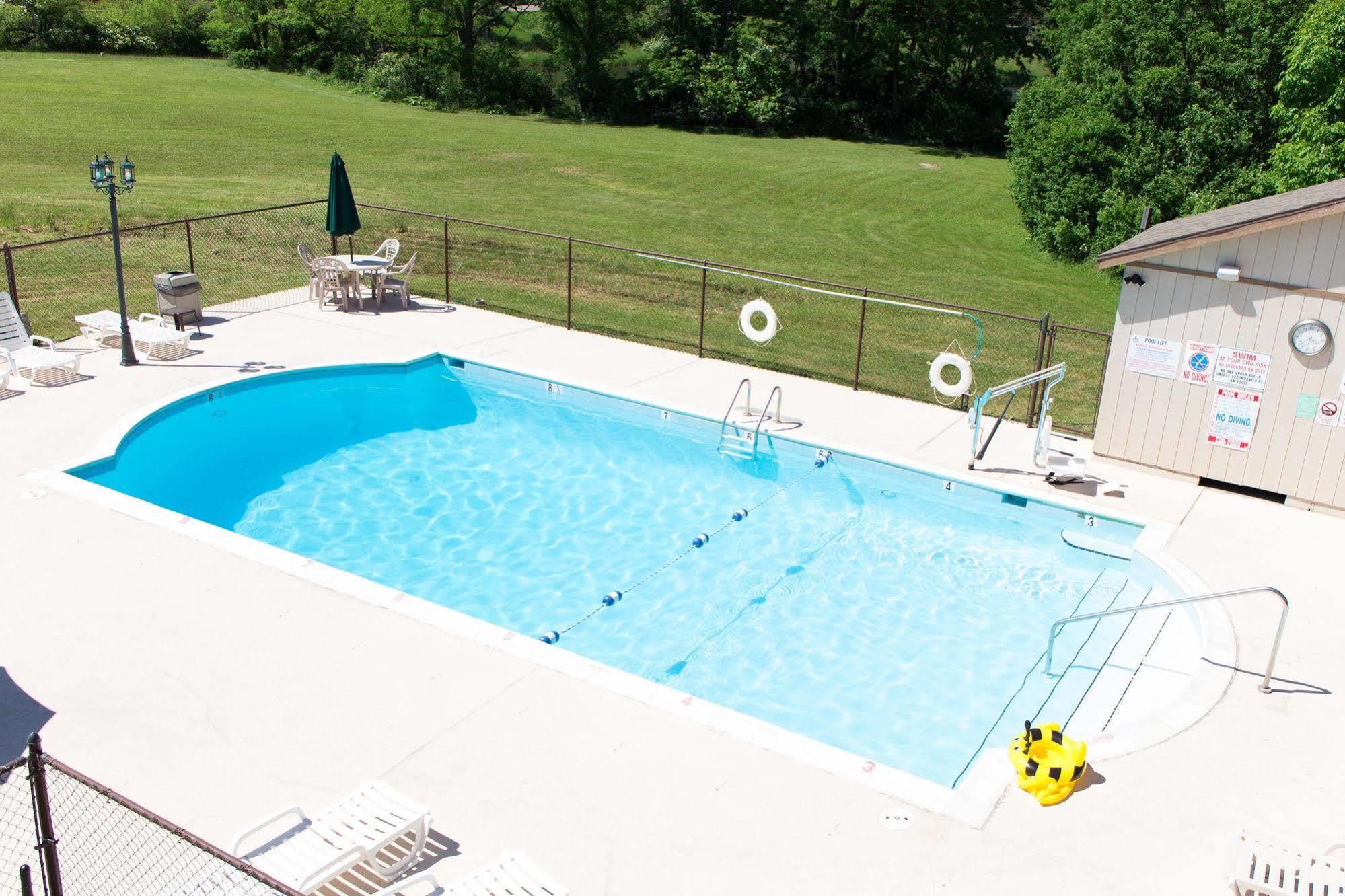 Hotel At Deep Creek 3*